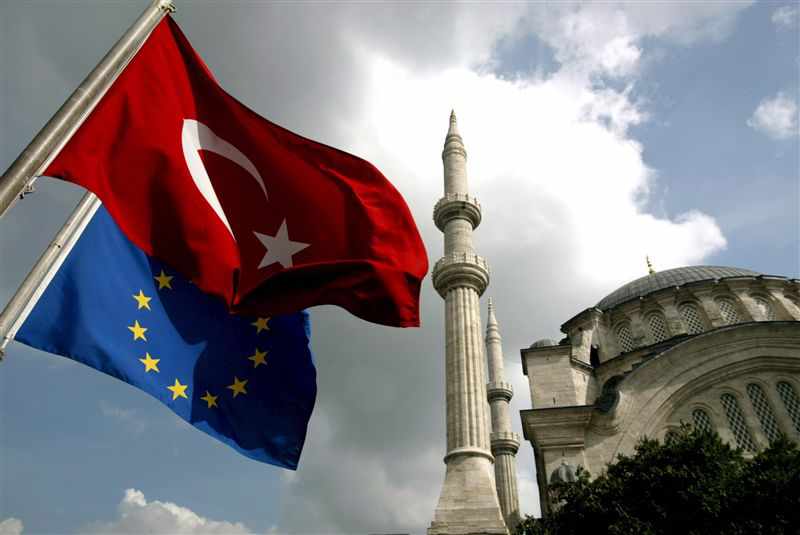 Banderas de la UE y de Turquía