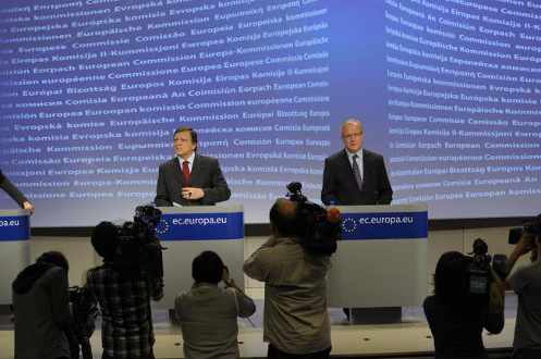 Durao Barroso y Olli Rehn, en rueda de prensa
