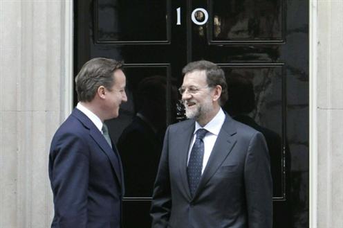 Mariano Rajoy y David Cameron ante el 10 de Downing St.