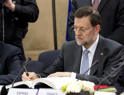 Rajoy firma el pacto fiscal de la UE