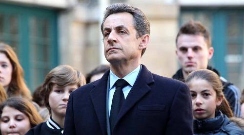 Sarkozy, en un colegio de París durante el homenaje a las víctimas