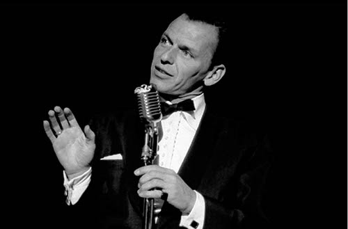 Frank Sinatra cantando