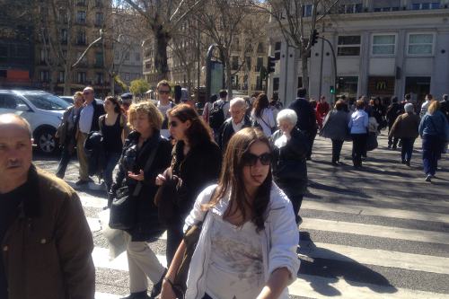 Ciudadanos en una calle de Madrid