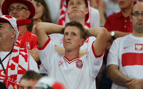 Aficionados polacos decepcionados por quedar fuera de la Eurocopa