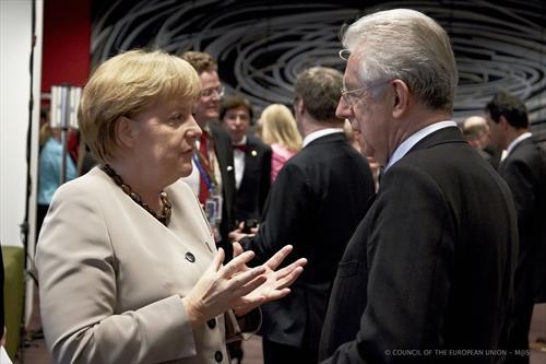 Merkel y Monti, en el Consejo Europeo