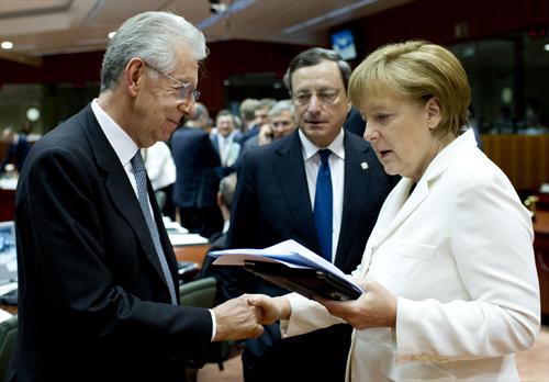 Merkel, Monti y Draghi, en el Consejo Europeo