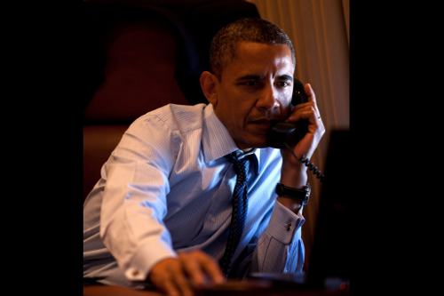 Obama habla por teléfono con Mario Monti