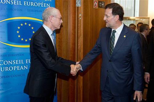 Rajoy saluda al pte. del Consejo, H. van Rompuy