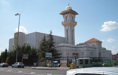 Edificio de la mezquita de Madrid, junto a la M-30