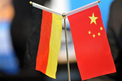 Banderas de Alemania y China