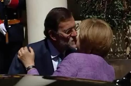 Rajoy recibe a Merkel en el Palacio de la Moncloa