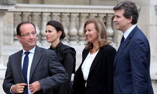 Hollande y Tierweiler en una vistia oficial
