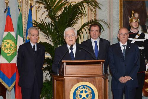 Secretario presidencia anuncia dimisión Monti