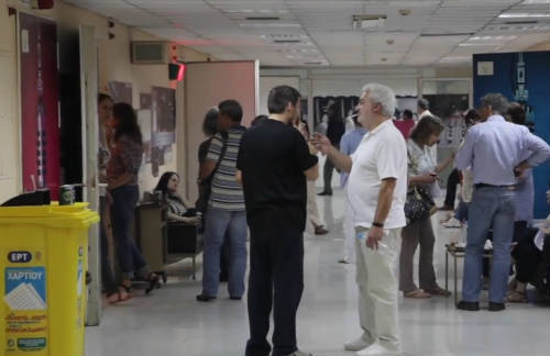 Trabajadores ERT en el interior de la televisión pública griega