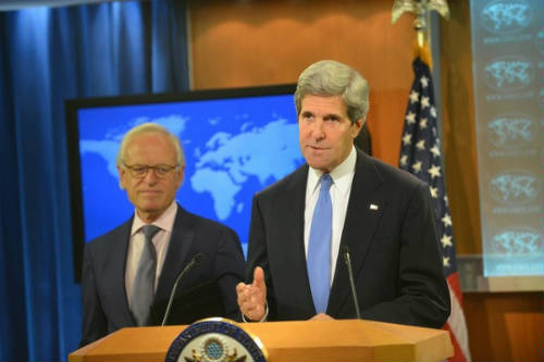 Kerry y Indyk en rueda de prensa en Washington