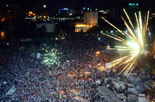 Manifestantes en El Cairo para celebrar salida de Morsi