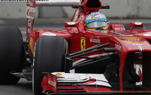 Fernando Alonso en su Ferrari