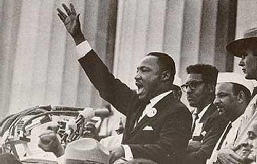 Martin Luther King dando su famoso discurso