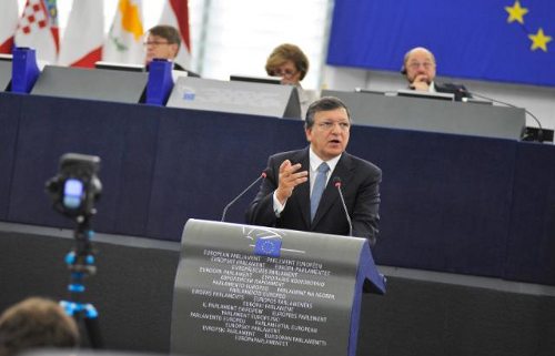 José Manuel Barroso en el Parlamento Europeo leyendo el discurso