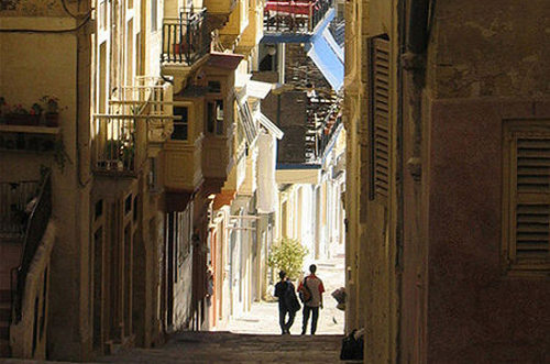 Calle empinada de La Valetta