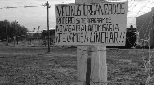 Cartel anunciando linchamientos en Argentina