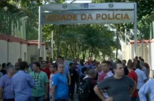 Policías en huelga en Brasil
