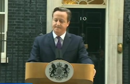 David Cameron en la puerta del 10 de Downing Street