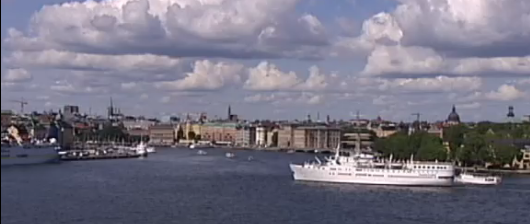 paquebotes en el puerto de Estocolmo