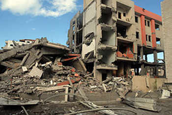 edificio bombardeado completamente en ruina