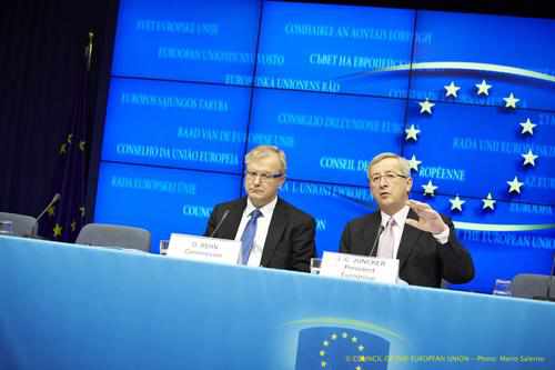 El presidente del Eurogrupo, Juncker, y el comisario de Asuntos Económicos, Rehn