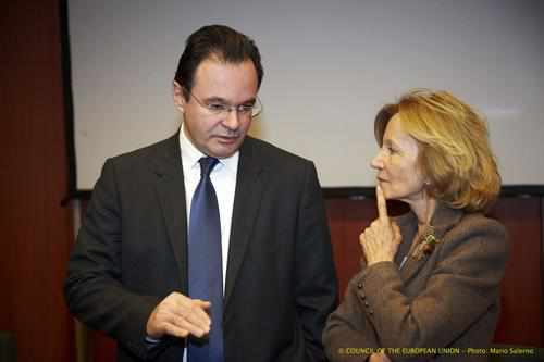 Los ministros de Economía de España y Grecia