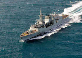 Barco canadiense de la OTAN en la misión de Libia