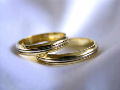 Dos anillos de boda