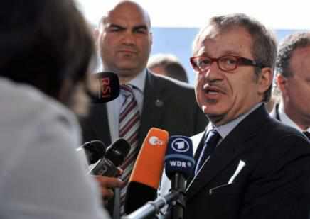 El ministro de Interior italiano habla ante un grupo de periodistas