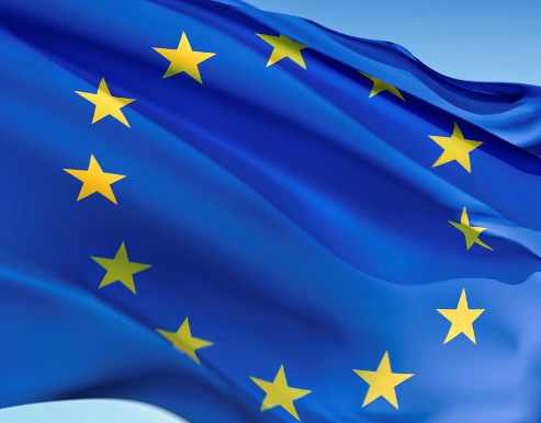 bandera UE ondeando