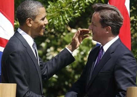 Cameron y Obama se saludan