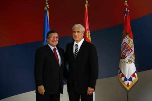 Barroso con el presidente serbio, Boris Tadic, en Belgrado