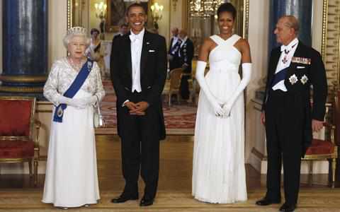 Isabel I I y su esposo con los Obama antes de la cena