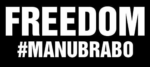 en blanco y sobre negro dice Freedom Manubrabo
