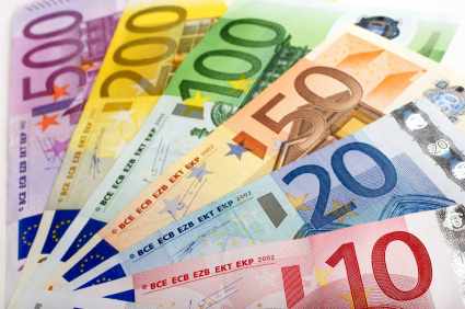 Los europeos creen que el euro no ayuda a salir de la crisis
