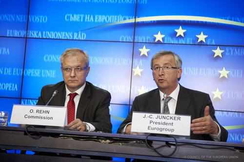 El presidente del Eurogrupo, Juncker, y el comisario de Economía, Rehn