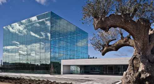 Edificio del Banco de Santander, un gran cubo de cristal