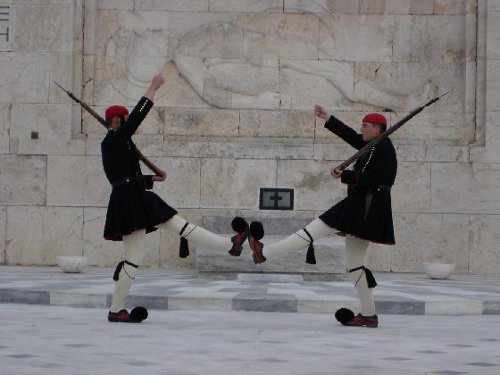 Cambio de guardia ante el Parlamento griego