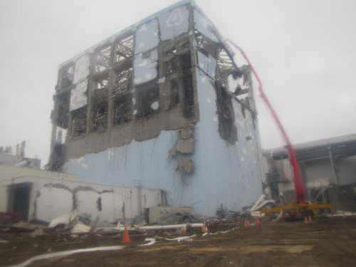 Central nuclear de Fukushima, abril 2011