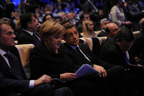 Sarkozy y Merkel en la cumbre del PPE en Marsella