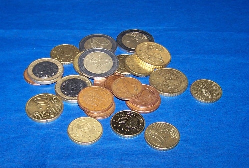 Un montón de monedas de euro