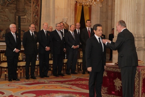El Rey Impone el Toison a Sarkozy