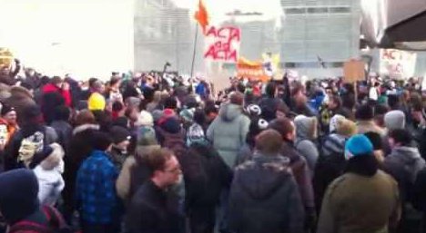 Manifestación en Sttutgart contra el acuerdo ACTA