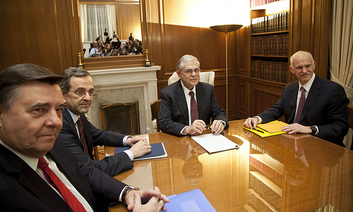 El primer ministro griego, reunido con los líderes políticos
