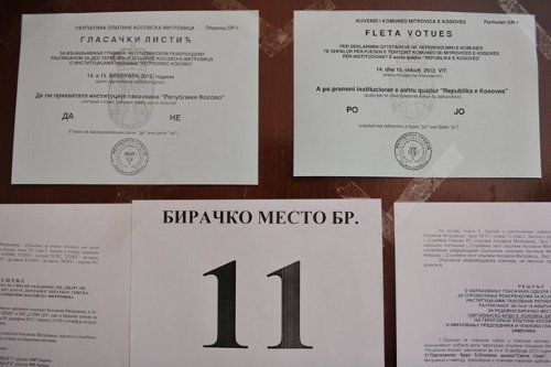 Papeletas del referéndum de los serbios de Kovovo
